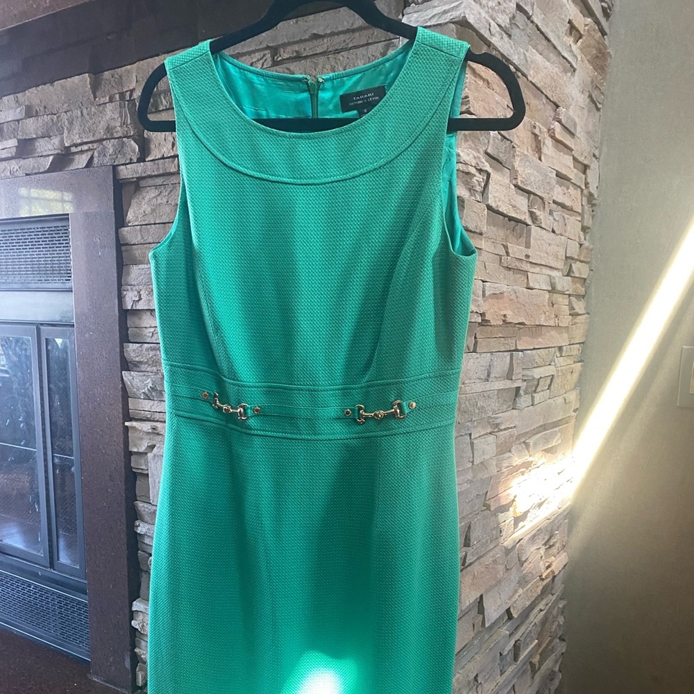 Tahari "Arthur S. Levine" green shift dress. - Picture 2 of 4